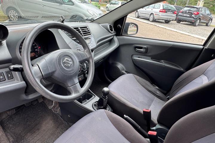 Sort Suzuki Alto fra 2012