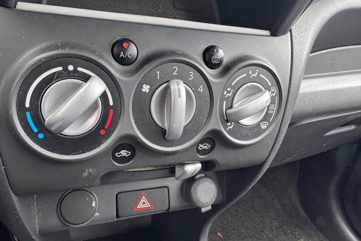 Sort Suzuki Alto fra 2012
