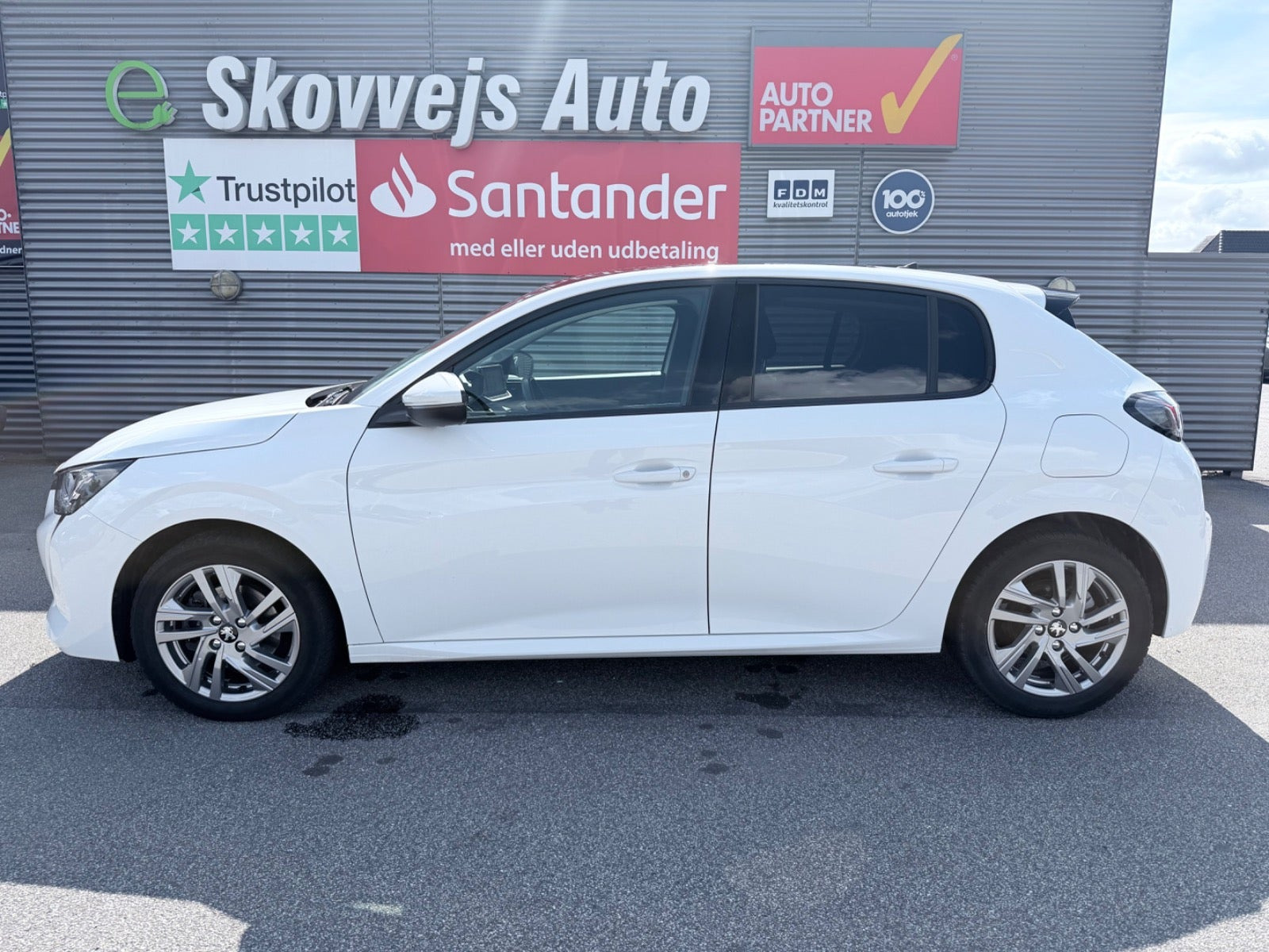 Hvid Peugeot 208 fra 2020
