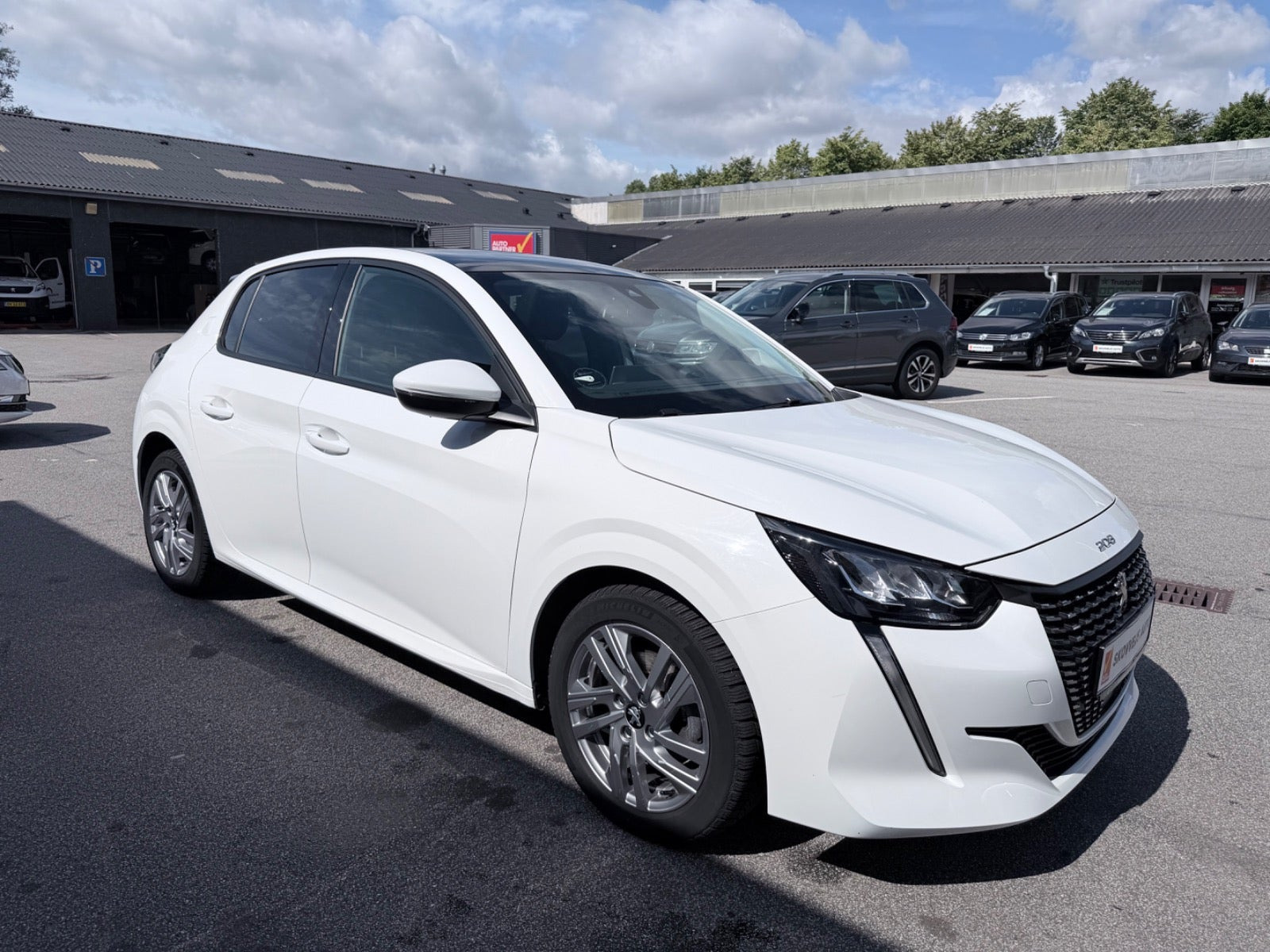Hvid Peugeot 208 fra 2020