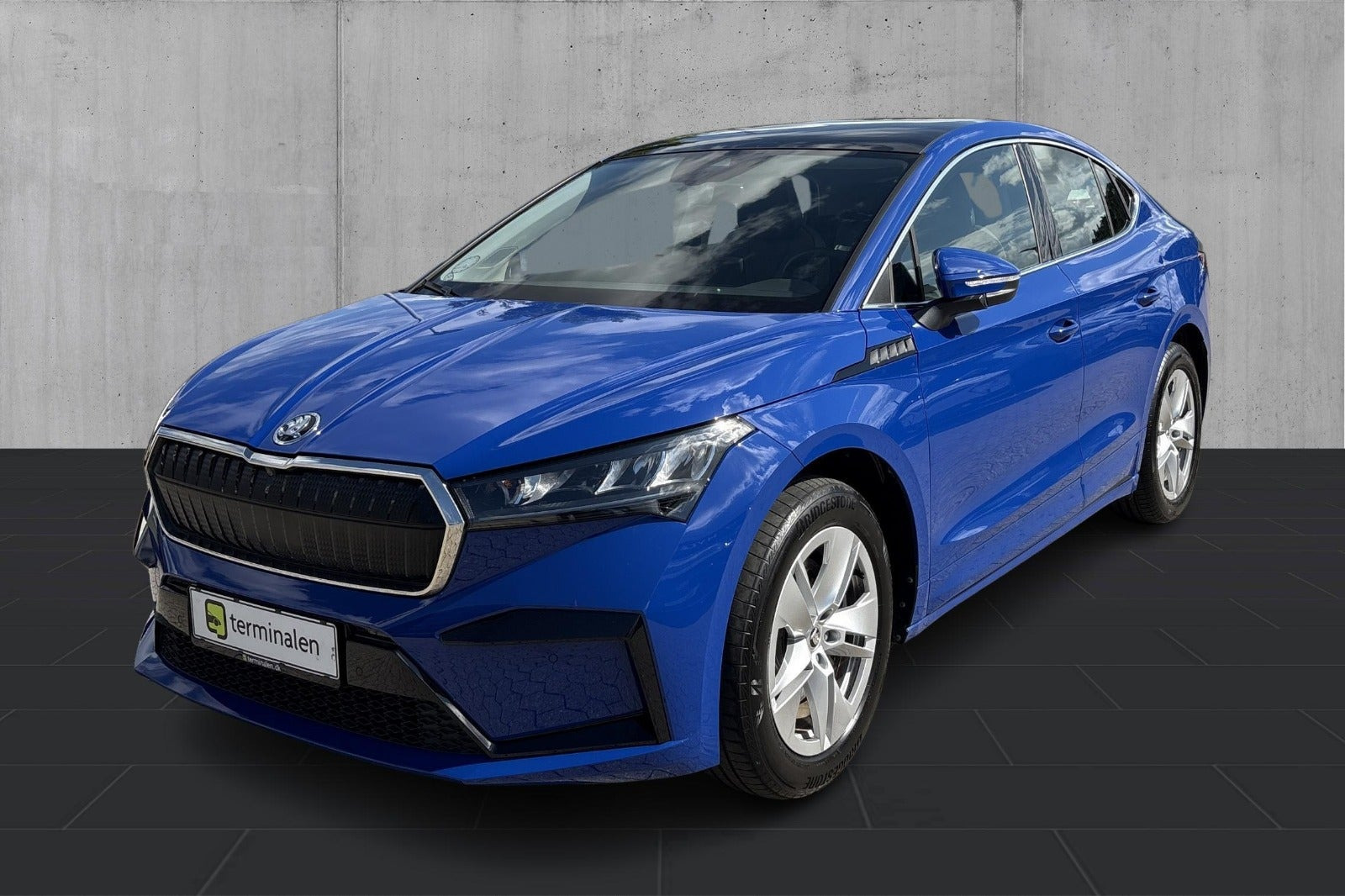 Blå Skoda Enyaq fra 2024