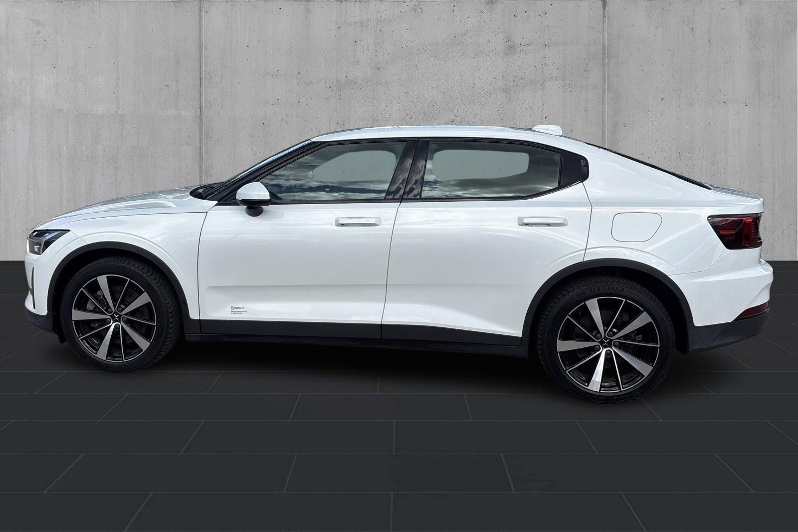 Hvid Polestar 2 fra 2023