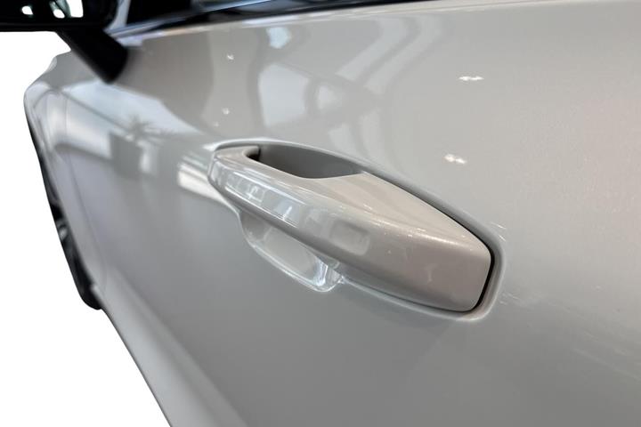 Hvid Volvo V60 fra 2021