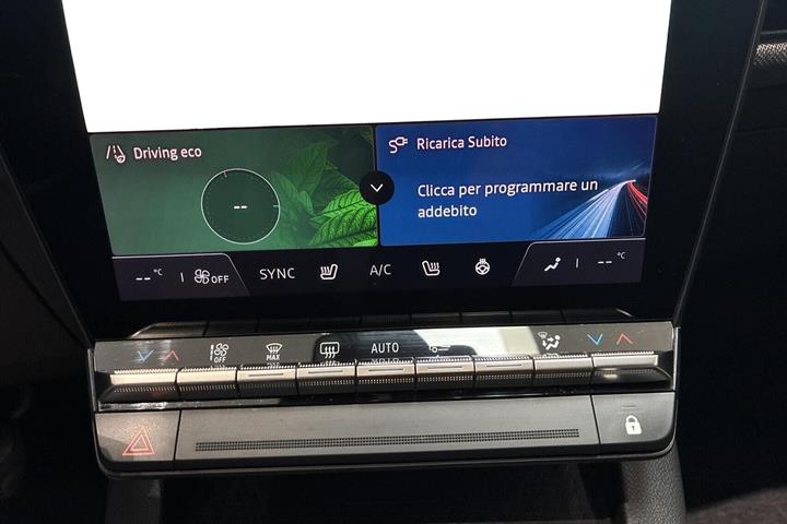 Rød Renault Megane E-Tech fra 2022