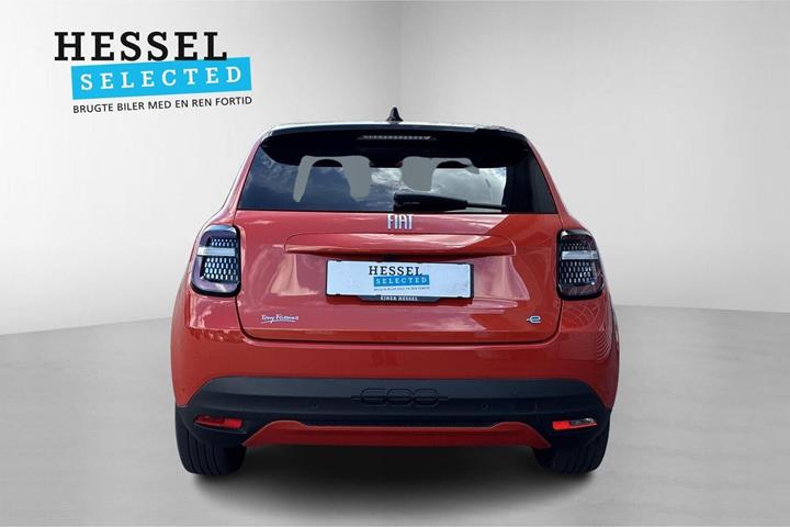 Orange Fiat 600e fra 2025