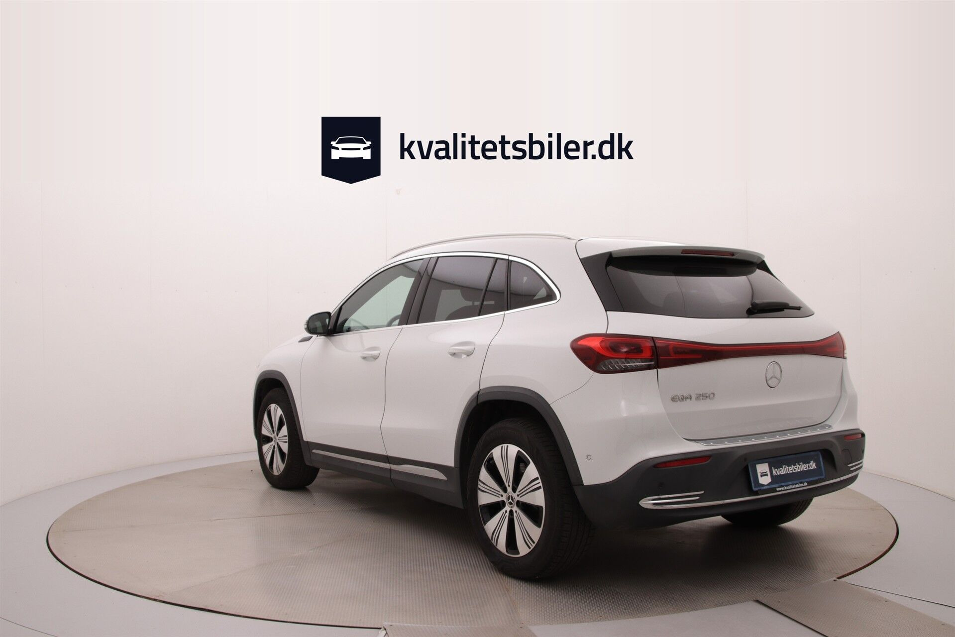 Hvid Mercedes EQA 250 fra 2022