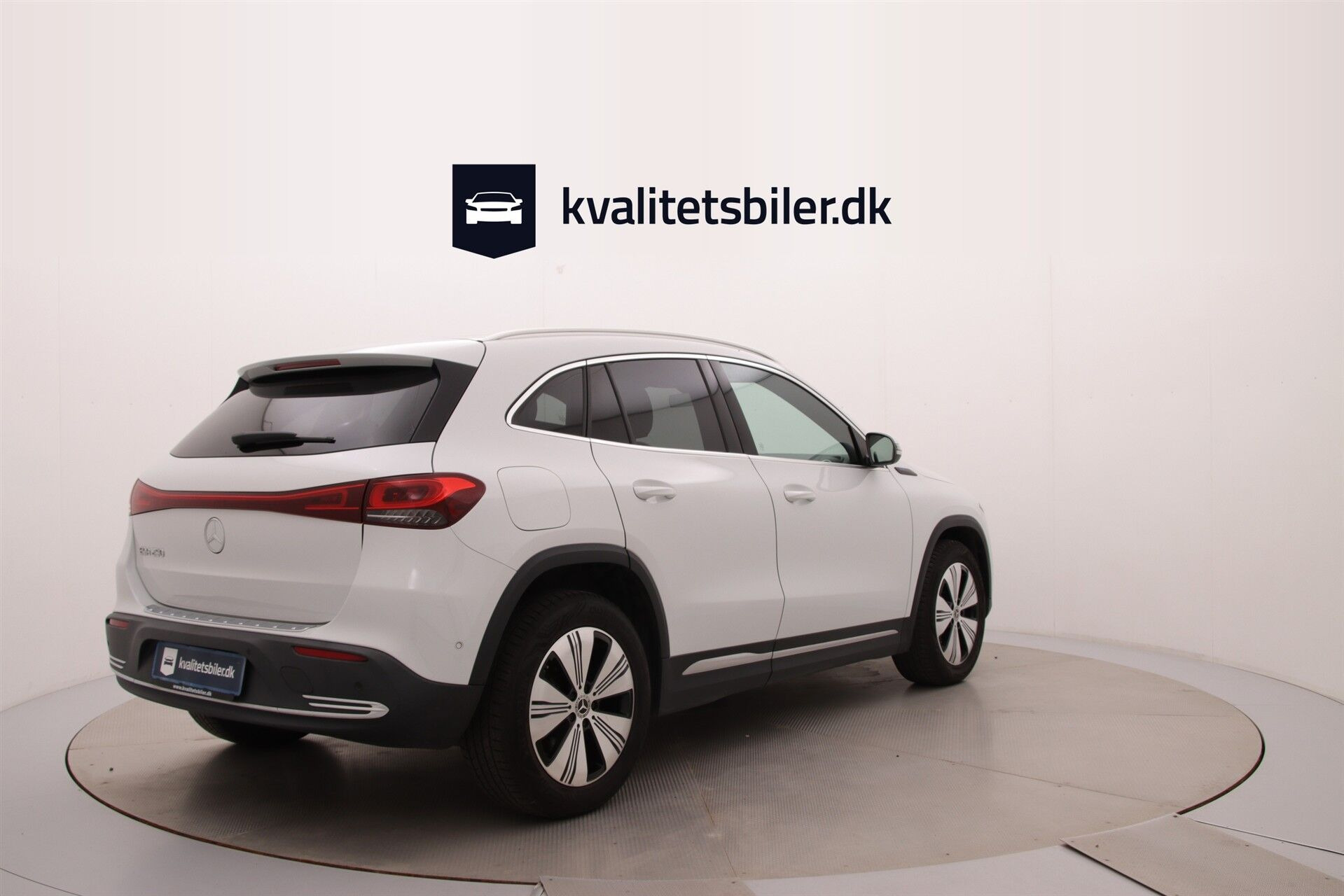 Hvid Mercedes EQA 250 fra 2022
