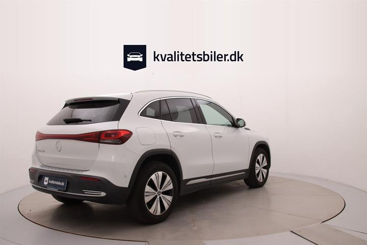 Hvid Mercedes EQA 250 fra 2022