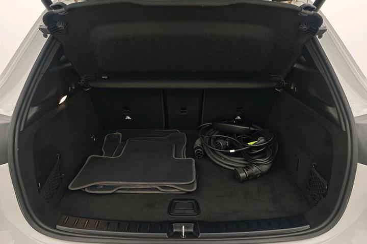 Hvid Mercedes EQA 250 fra 2022