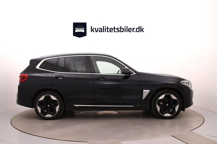 Sort BMW iX3 fra 2021
