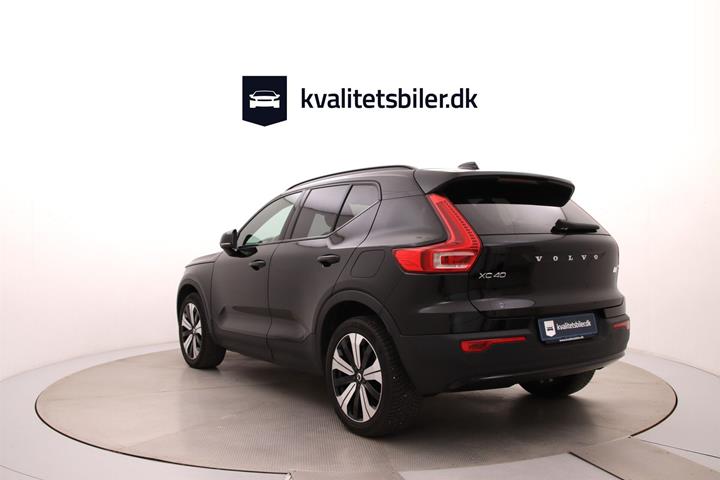 Sort Volvo XC40 fra 2023