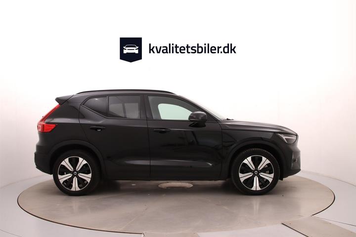 Sort Volvo XC40 fra 2023