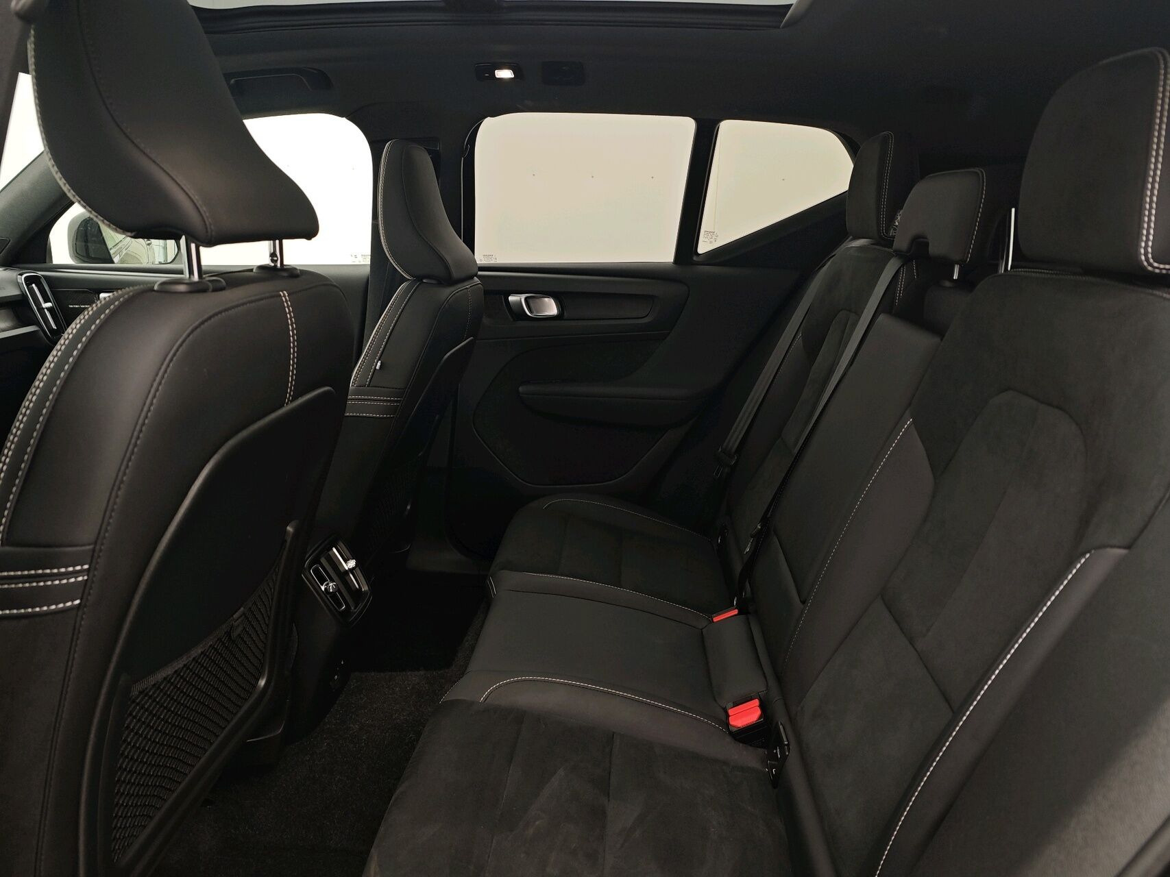Sort Volvo XC40 fra 2023