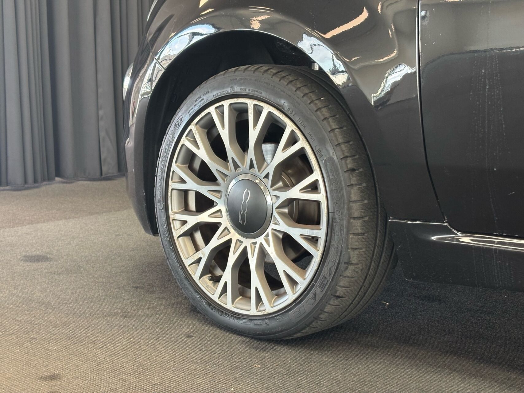 Sort Fiat 500 fra 2018