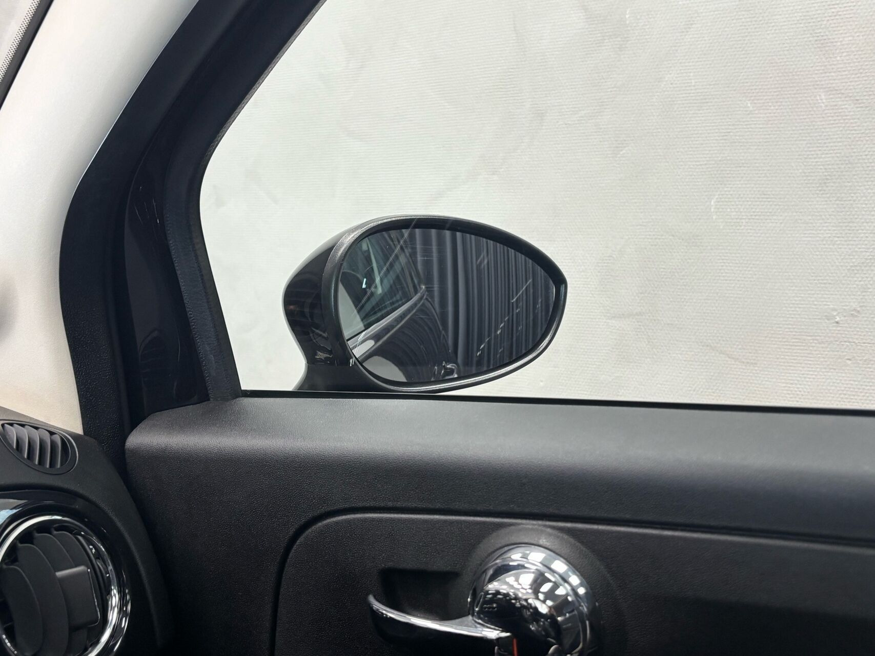 Sort Fiat 500 fra 2018