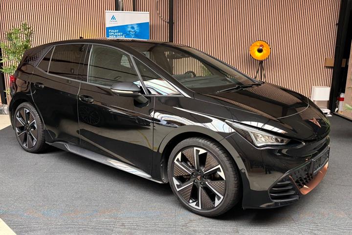 Sort Cupra Born fra 2025