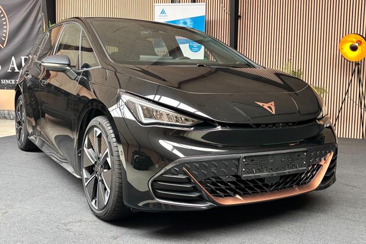 Sort Cupra Born fra 2025