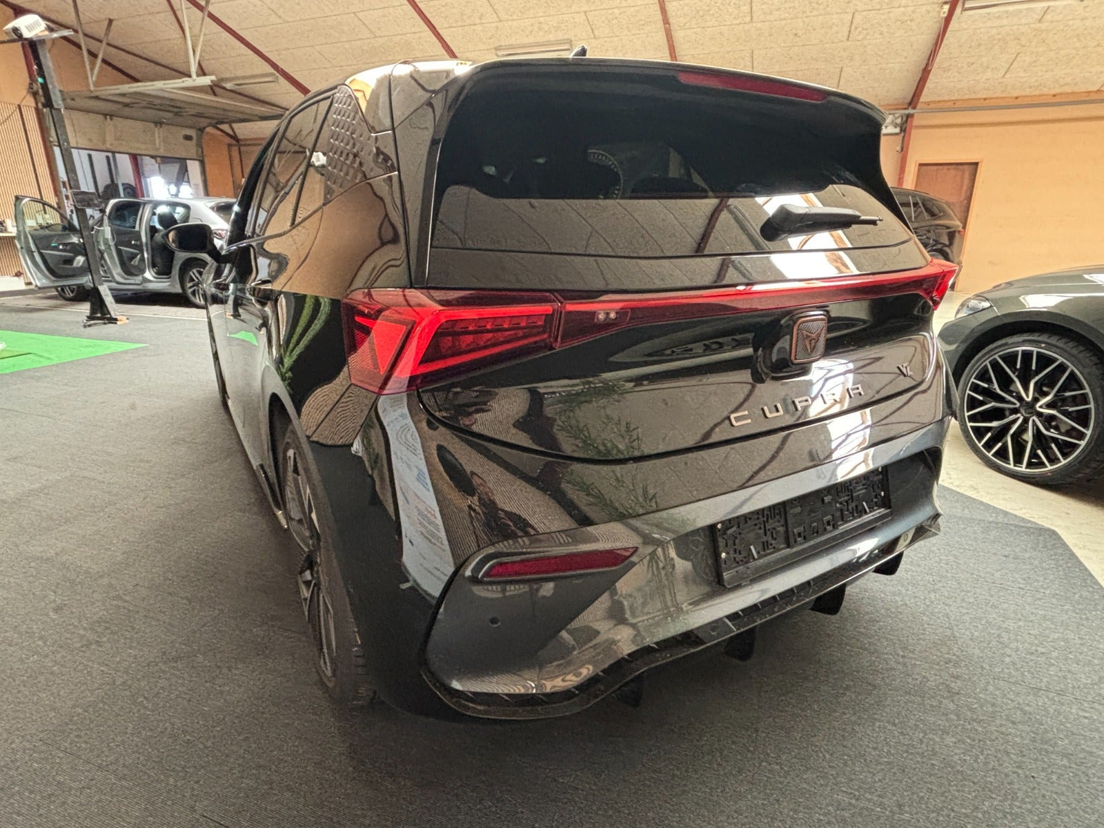 Sort Cupra Born fra 2025
