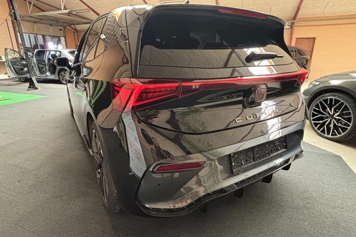 Sort Cupra Born fra 2025