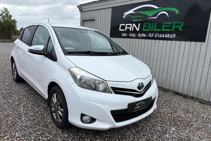 Hvid Toyota Yaris fra 2014