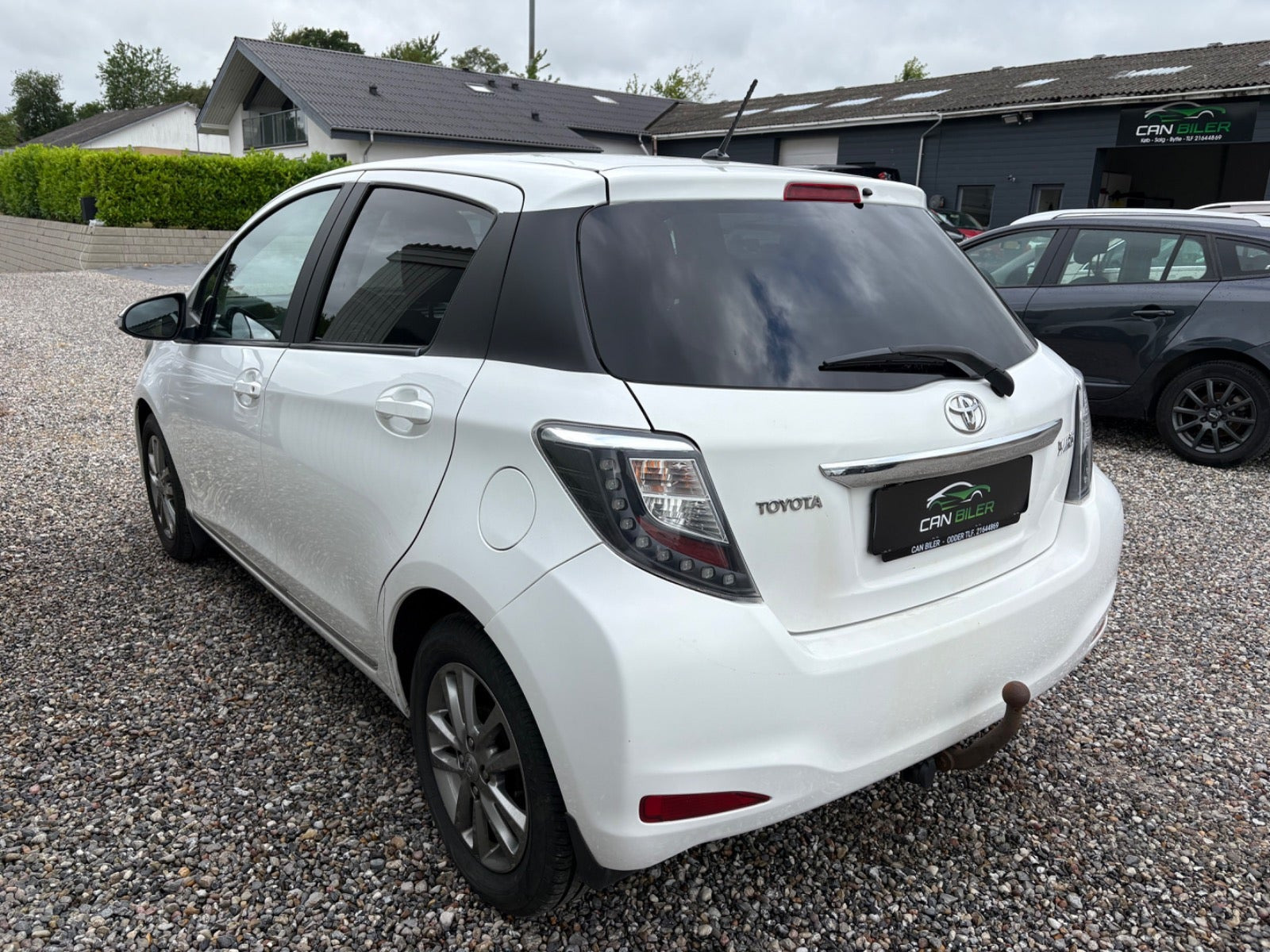 Hvid Toyota Yaris fra 2014