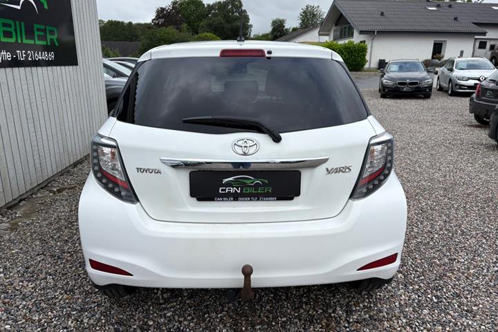 Hvid Toyota Yaris fra 2014