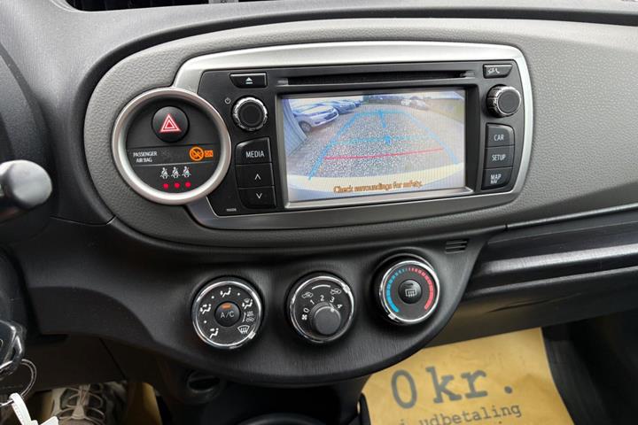 Hvid Toyota Yaris fra 2014