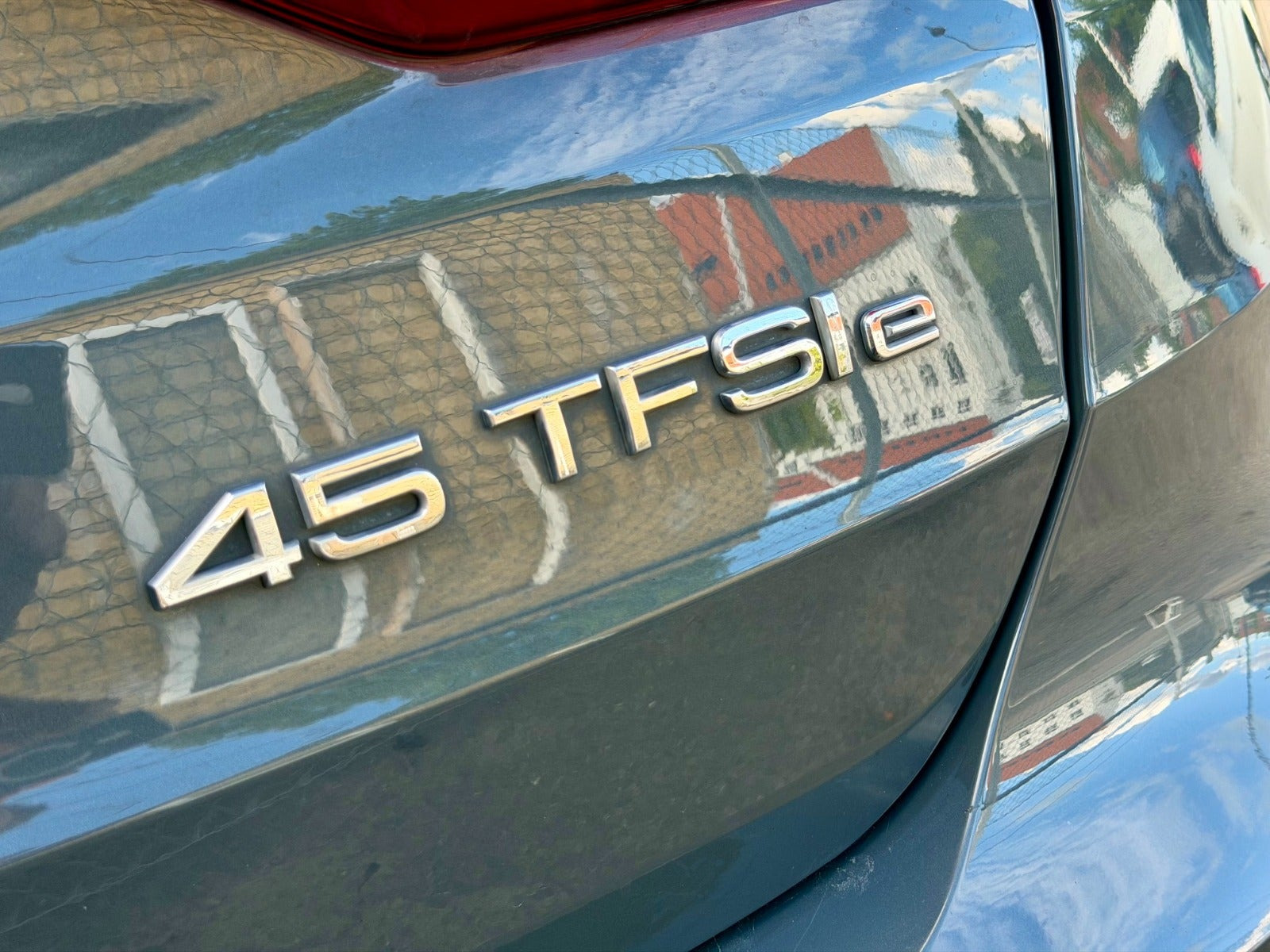 Grå Audi Q3 fra 2022