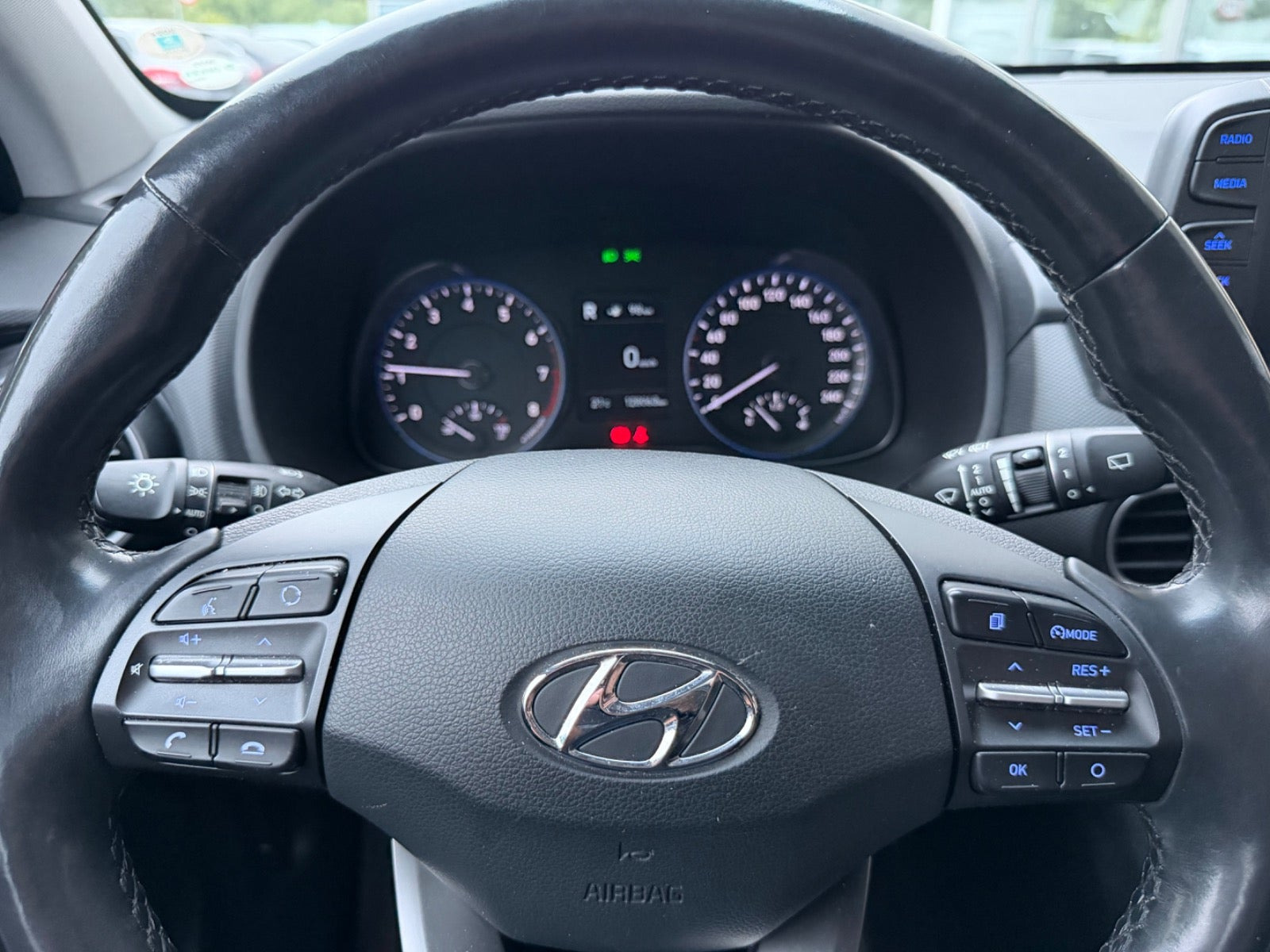 Rød Hyundai Kona fra 2017