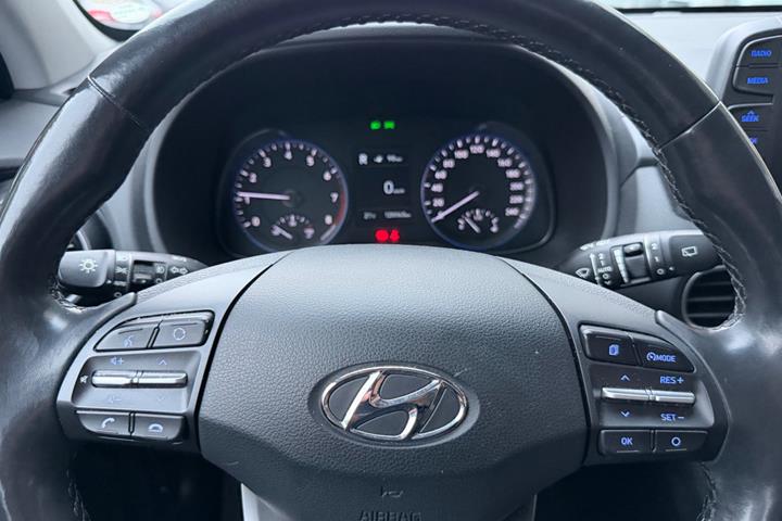 Rød Hyundai Kona fra 2017
