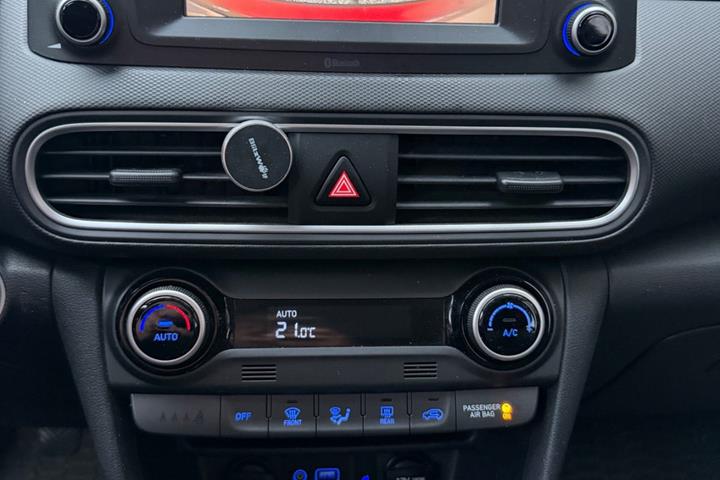 Rød Hyundai Kona fra 2017
