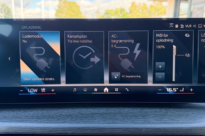 Grå BMW i4 fra 2025