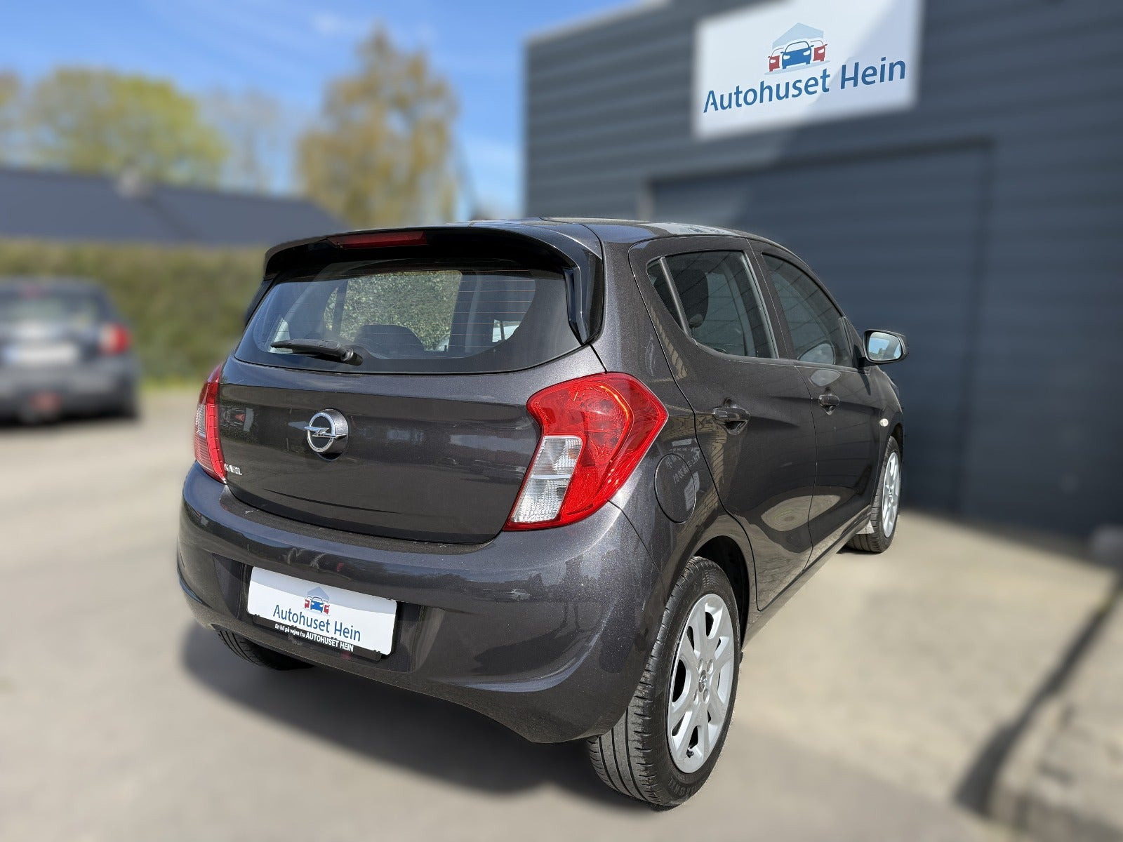 Grå Opel Karl fra 2016