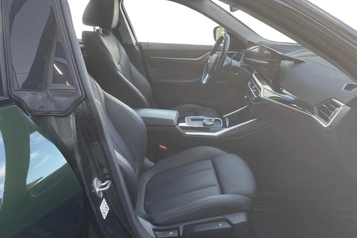Grøn BMW i4 fra 2024