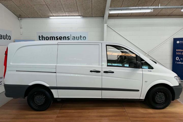 Hvid Mercedes Vito 113 fra 2015