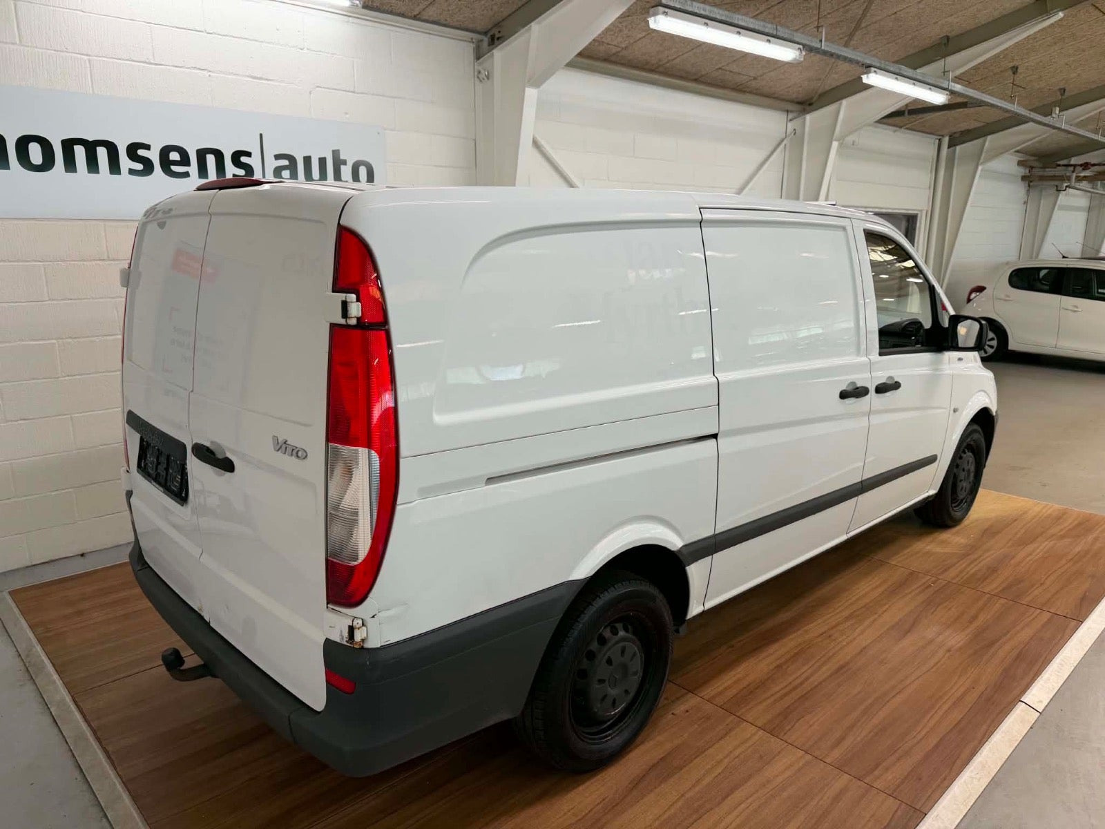 Hvid Mercedes Vito 113 fra 2015
