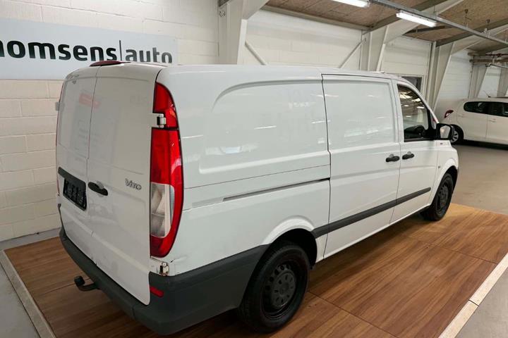 Hvid Mercedes Vito 113 fra 2015