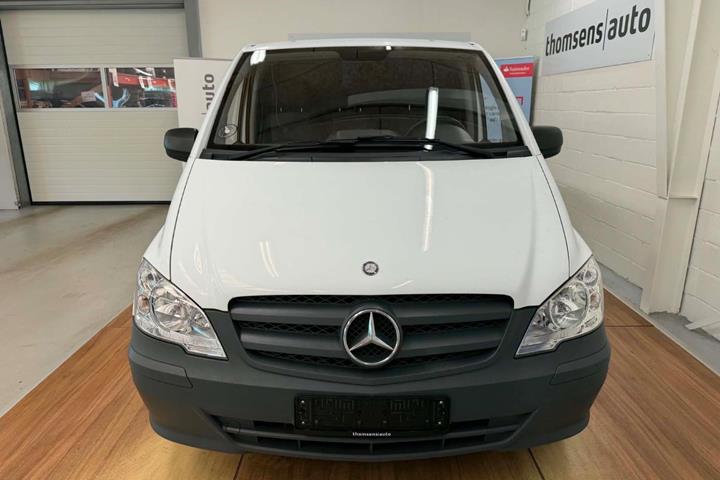 Hvid Mercedes Vito 113 fra 2015