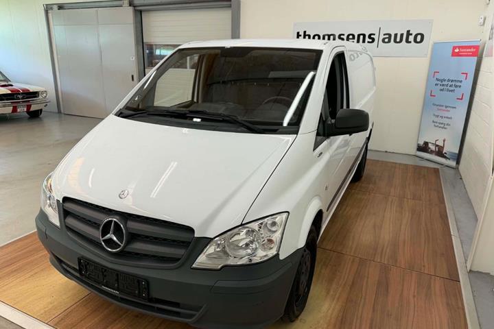 Hvid Mercedes Vito 113 fra 2015
