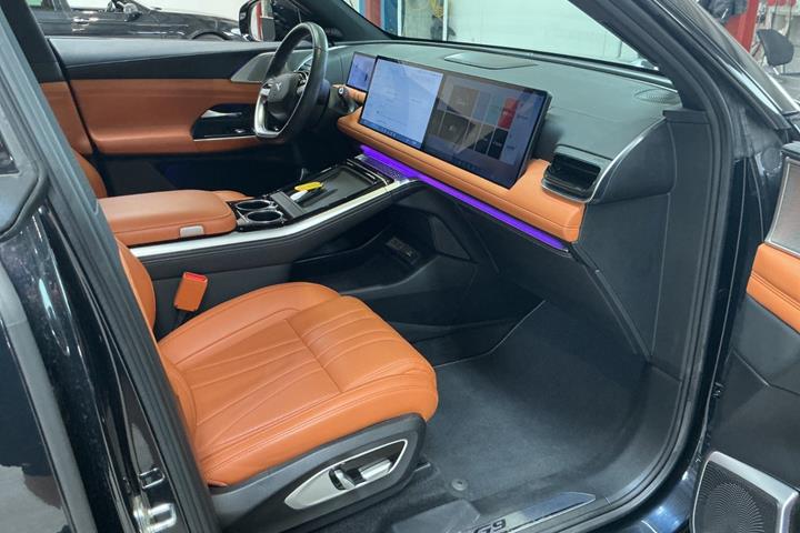 Sort Xpeng G9 fra 2023