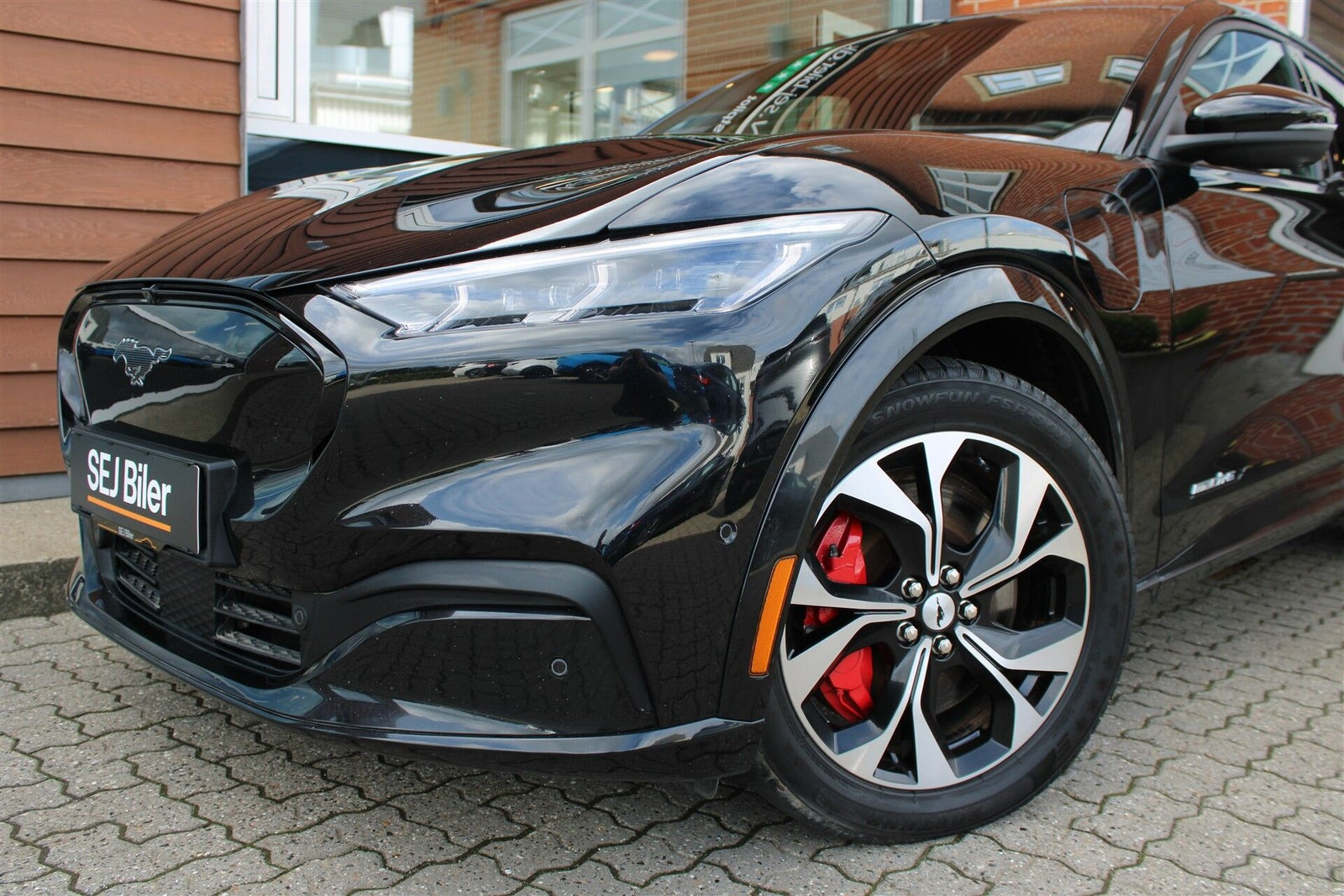Sort Ford Mustang Mach-E fra 2023
