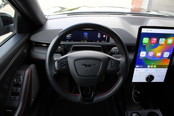 Sort Ford Mustang Mach-E fra 2023