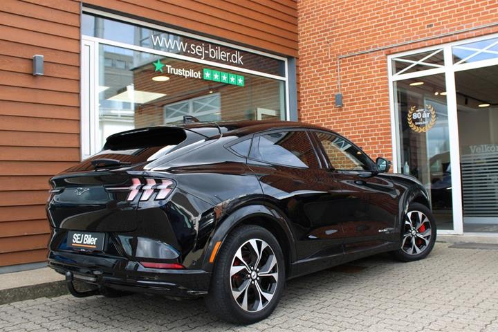 Sort Ford Mustang Mach-E fra 2023