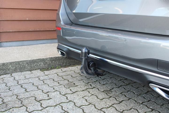 Grå Mercedes B200 d fra 2020