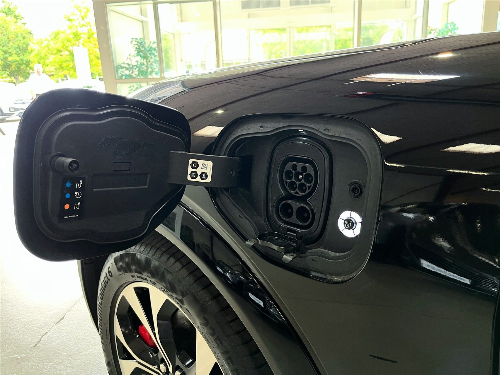 Sort Ford Mustang Mach-E fra 2023