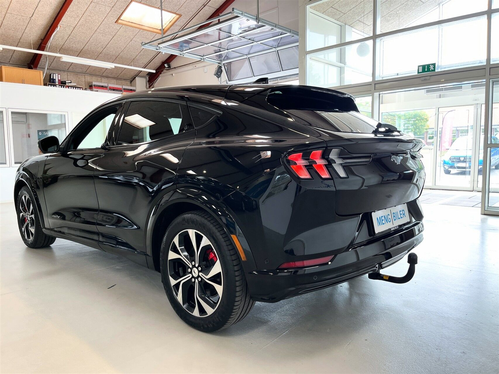 Sort Ford Mustang Mach-E fra 2023