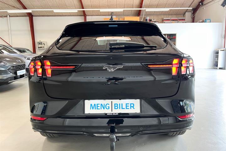 Sort Ford Mustang Mach-E fra 2023