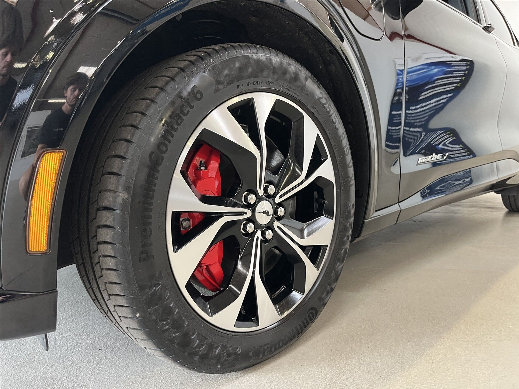 Sort Ford Mustang Mach-E fra 2023