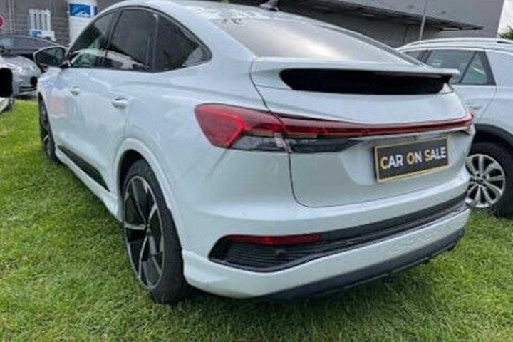 Hvid Audi Q4 fra 2022