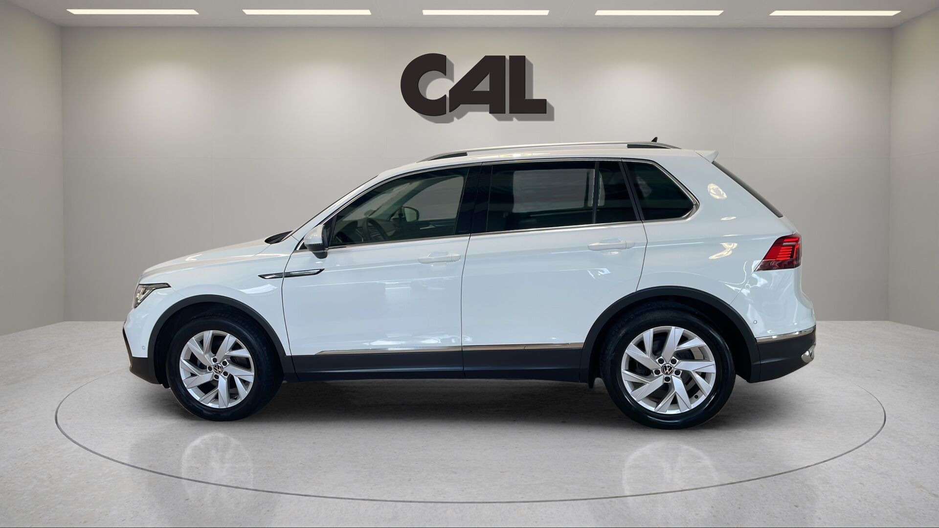 Hvid VW Tiguan fra 2020